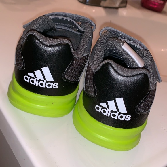Boys Adidas - Picture 2 of 2